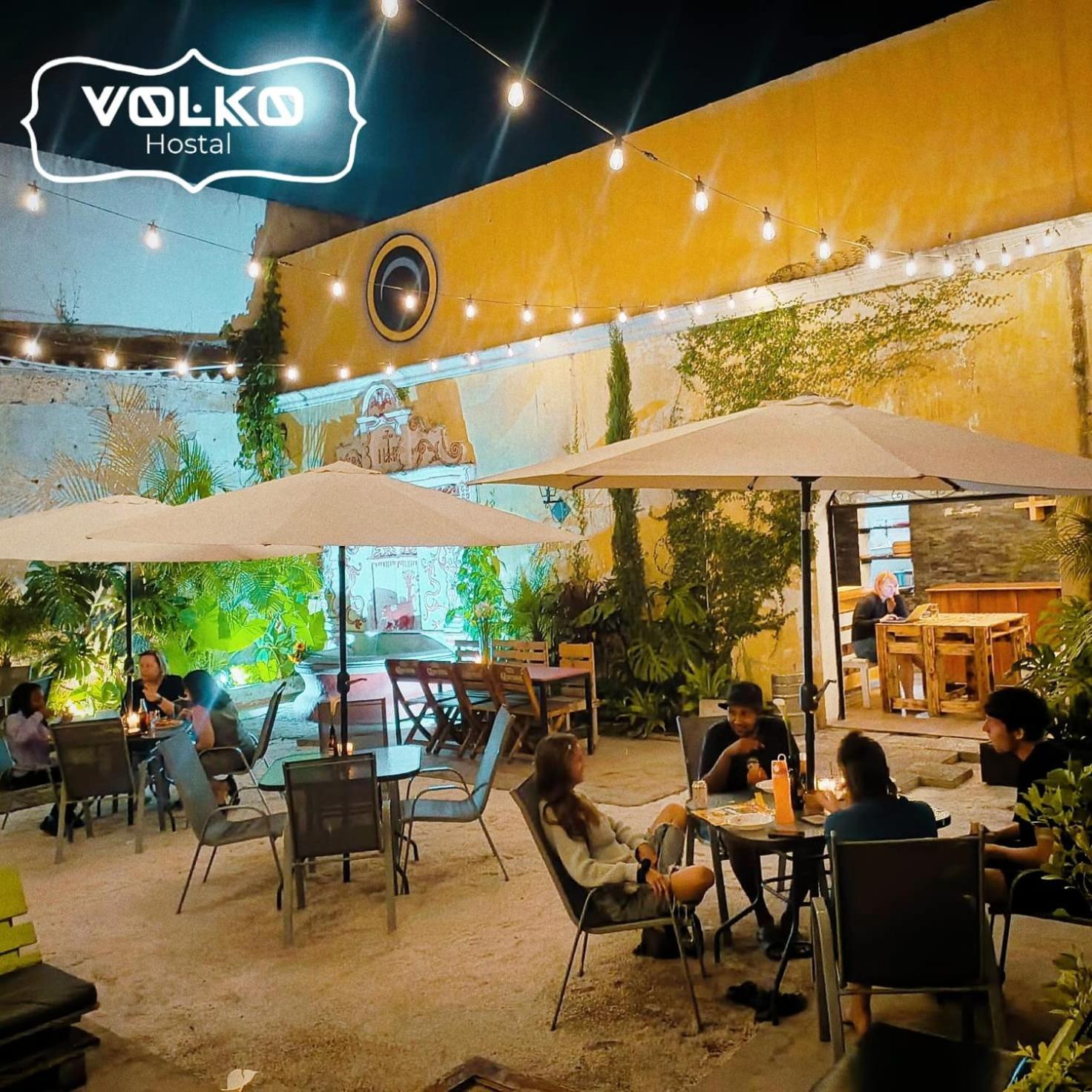 Volko Party Hostel Antigua Bagian luar foto